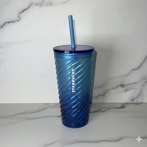 NWT Starbucks 2023 Summer Blue Opalescent Twist Glass 18oz Ombré Cold Cup